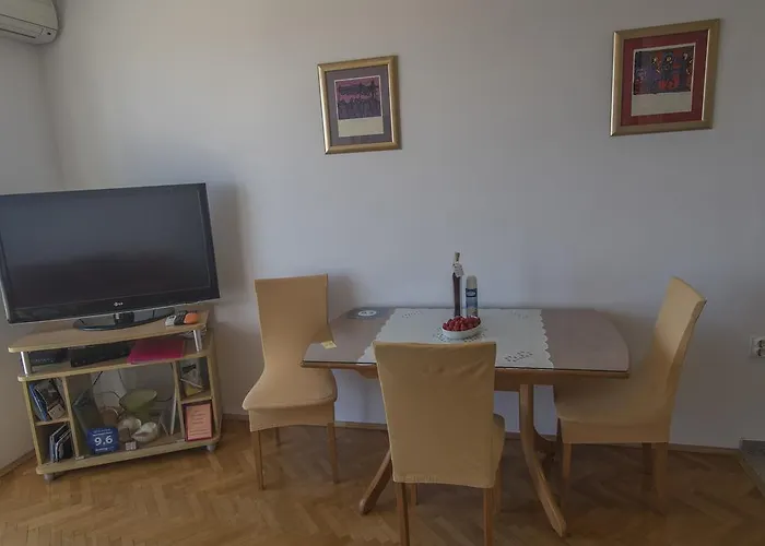 아파트먼트 바나 아파트 *